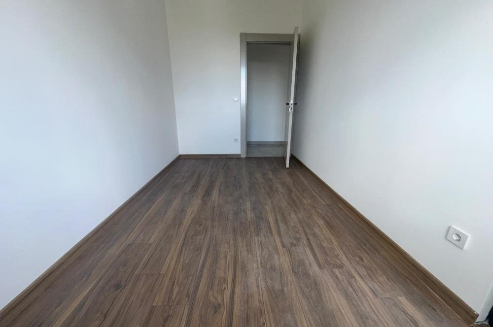 TUZLA FGM GLORİA SİTESİNDE SATILIK 3 + 1 DAİRE ORMAN MANZARALI