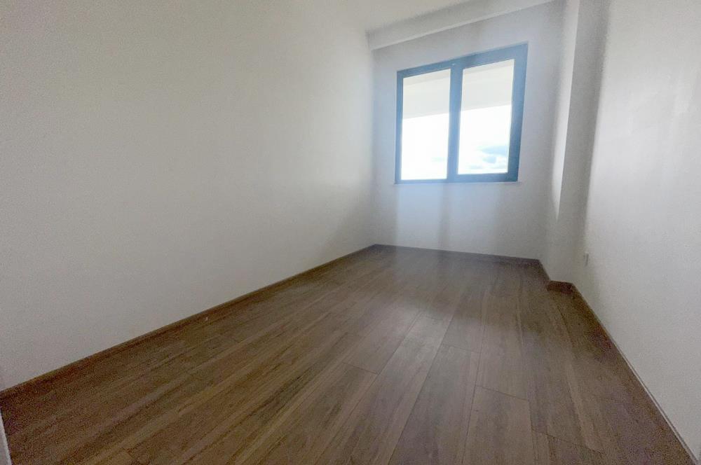 TUZLA FGM GLORİA SİTESİNDE SATILIK 2 + 1 DAİRE ORMAN MANZARALI