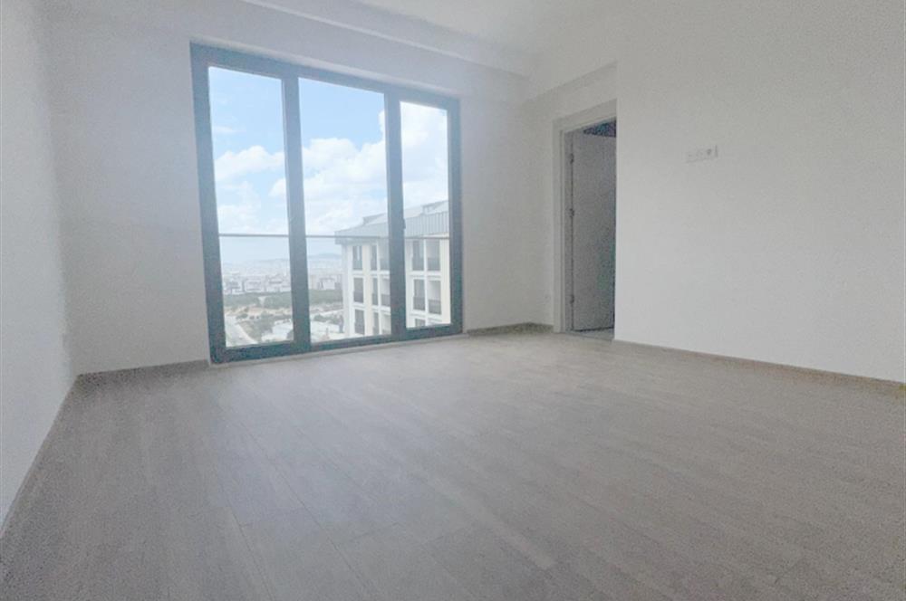 TUZLA FGM GLORİA SİTESİNDE SATILIK 3 + 1 DAİRE ORMAN MANZARALI