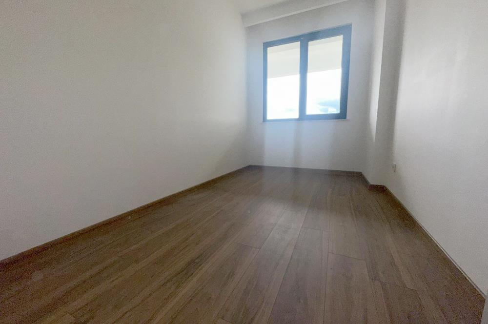 TUZLA FGM GLORİA SİTESİNDE SATILIK 2 + 1 DAİRE ORMAN MANZARALI