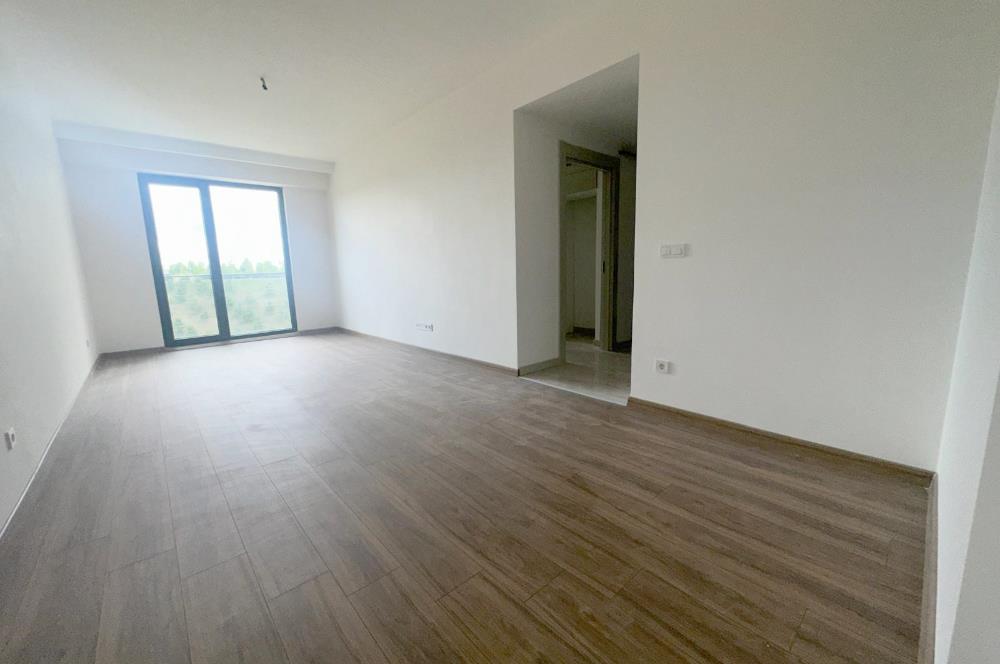 TUZLA FGM GLORİA SİTESİNDE SATILIK 2 + 1 DAİRE ORMAN MANZARALI