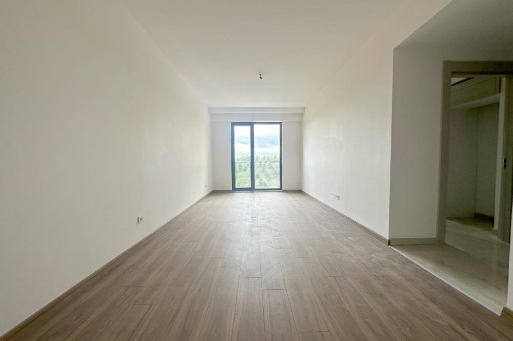 TUZLA FGM GLORİA SİTESİNDE SATILIK 2 + 1 DAİRE ORMAN MANZARALI