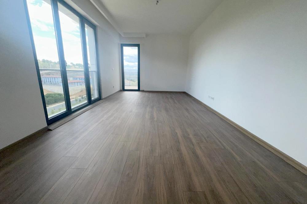 TUZLA FGM GLORİA SİTESİNDE SATILIK 3 + 1 DAİRE ORMAN MANZARALI