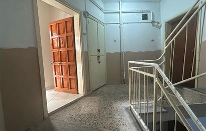 C21 BAL'DAN ÇARŞIDA İNCİRLİ CAMİ YANI ARA KAT 2+1 SATILIK DAİRE
