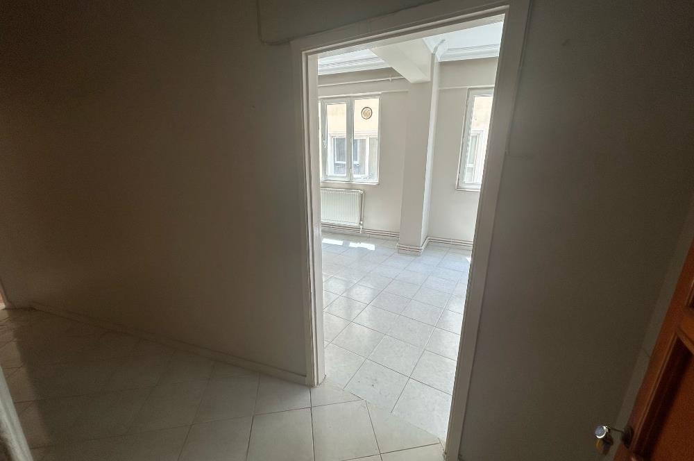 C21 BAL'DAN ÇARŞIDA İNCİRLİ CAMİ YANI ARA KAT 2+1 SATILIK DAİRE