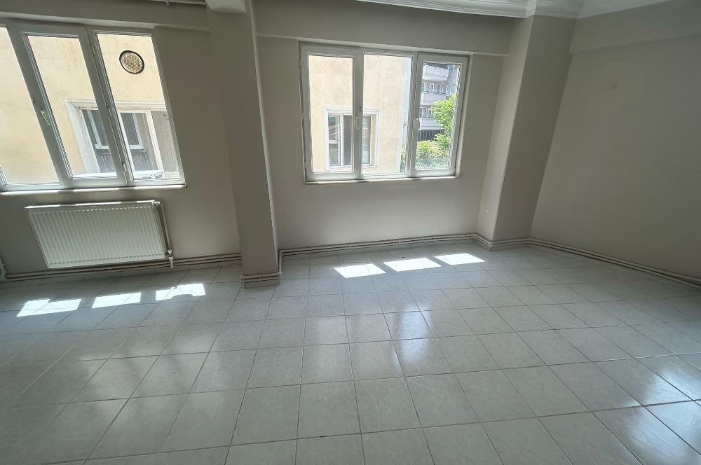 C21 BAL'DAN ÇARŞIDA İNCİRLİ CAMİ YANI ARA KAT 2+1 SATILIK DAİRE