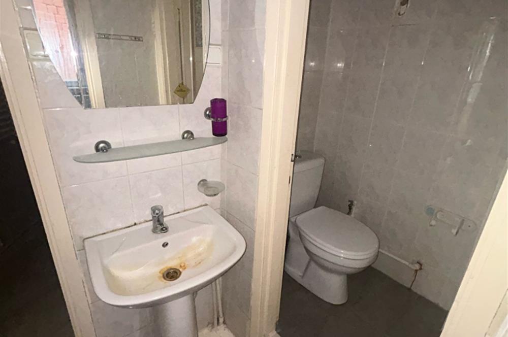 C21 BAL'DAN ÇARŞIDA İNCİRLİ CAMİ YANI ARA KAT 2+1 SATILIK DAİRE