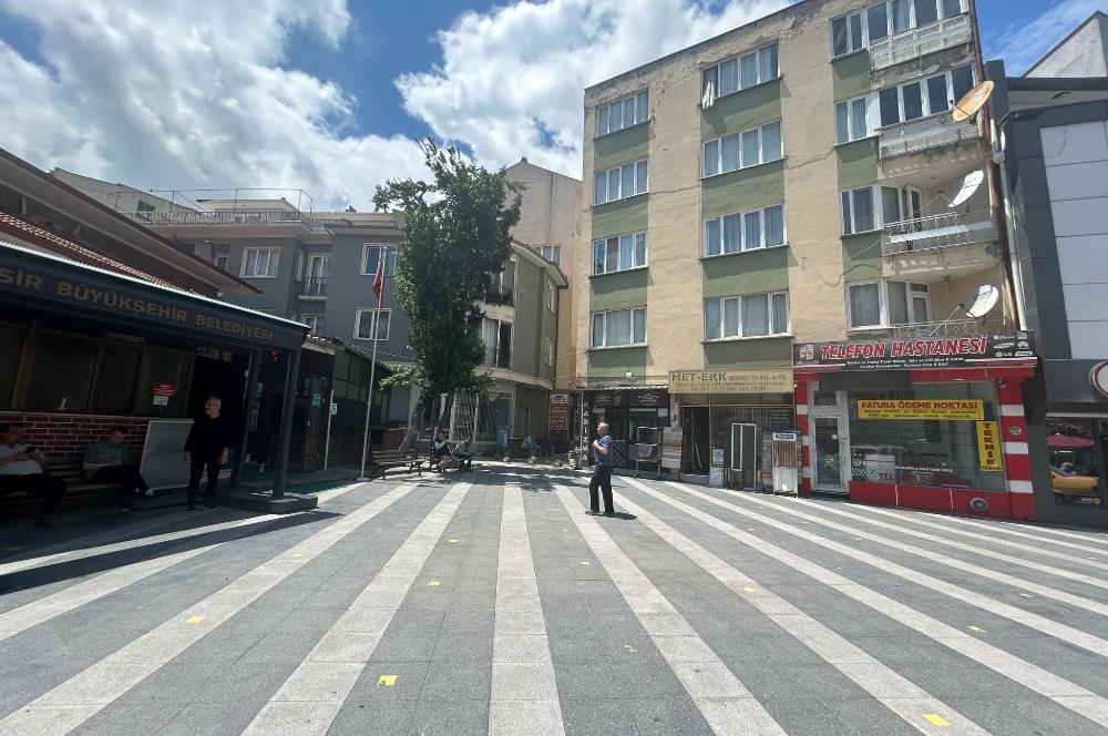 C21 BAL'DAN ÇARŞIDA İNCİRLİ CAMİ YANI ARA KAT 2+1 SATILIK DAİRE
