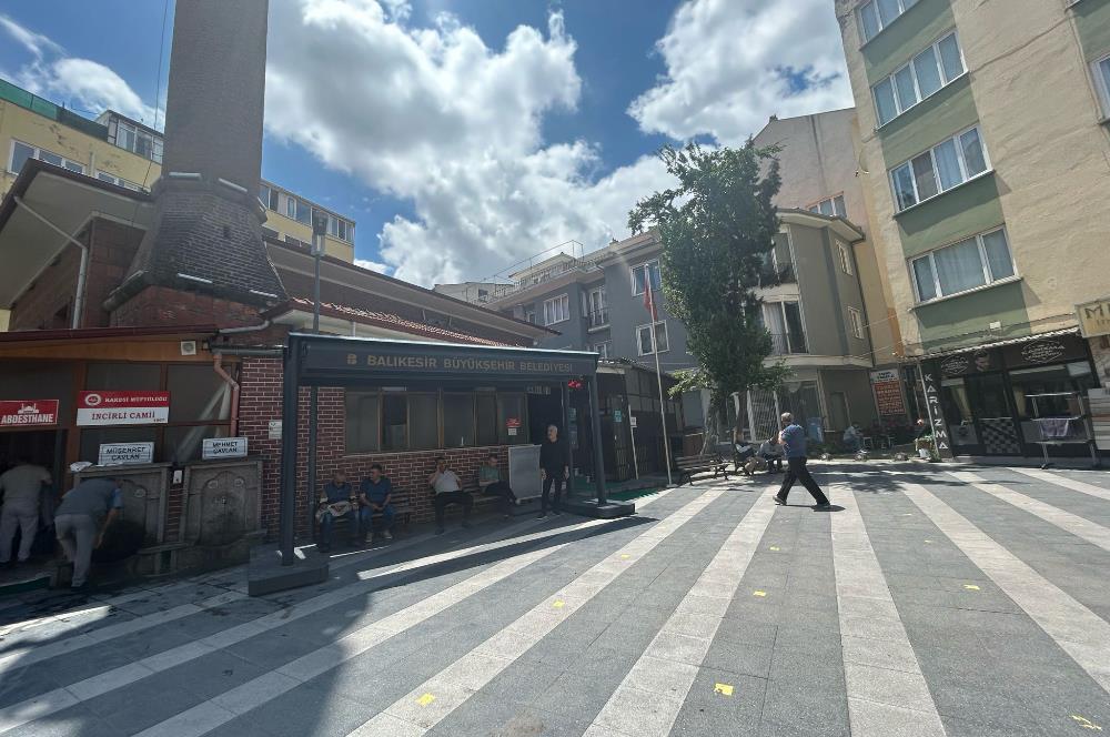 C21 BAL'DAN ÇARŞIDA İNCİRLİ CAMİ YANI ARA KAT 2+1 SATILIK DAİRE
