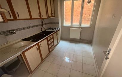 C21 BAL'DAN ÇARŞIDA İNCİRLİ CAMİ YANI ARA KAT 2+1 SATILIK DAİRE