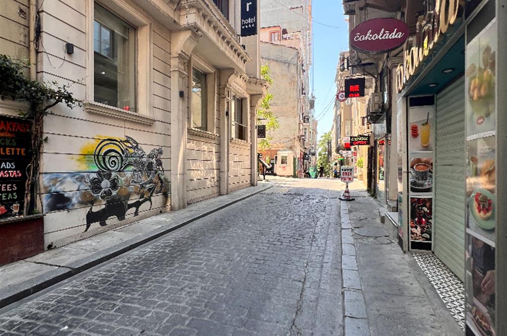 TAKSİM MEYDANI'NA 5 DK SIRASELVİLER CADDESİ'NE ADIM MESAFEDE - TEK YETKİLİ ÖMER FARUK ORDULU