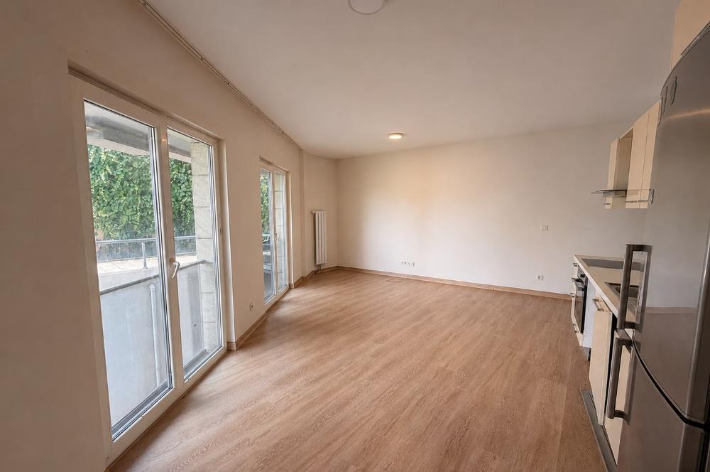 Koç Batı Yurdu'na Yakın Alya Sitesi'nde 1+1 Kiralık Daire