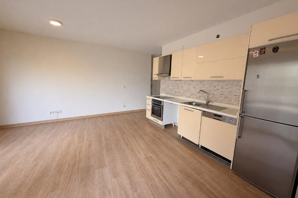 Koç Batı Yurdu'na Yakın Alya Sitesi'nde 1+1 Kiralık Daire