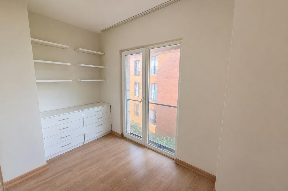 Koç Batı Yurdu'na Yakın Alya Sitesi'nde 1+1 Kiralık Daire