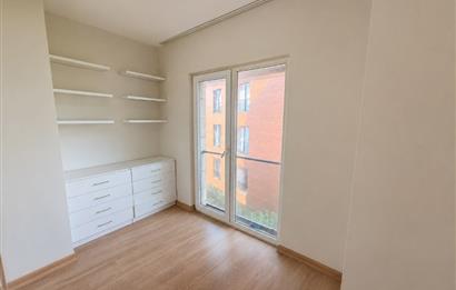 Koç Batı Yurdu'na Yakın Alya Sitesi'nde 1+1 Kiralık Daire