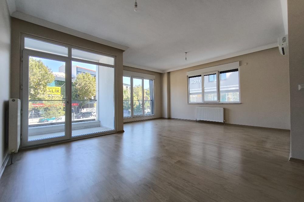 ATAŞEHİR İÇERENKÖYDE ANA CADDE ÜZERİ 3+1 SATILIK DAİRE 