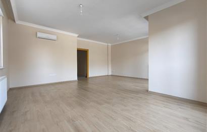 ATAŞEHİR İÇERENKÖYDE ANA CADDE ÜZERİ 3+1 SATILIK DAİRE 
