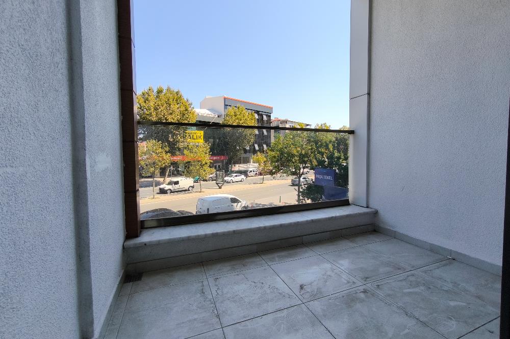 ATAŞEHİR İÇERENKÖYDE ANA CADDE ÜZERİ 3+1 SATILIK DAİRE 