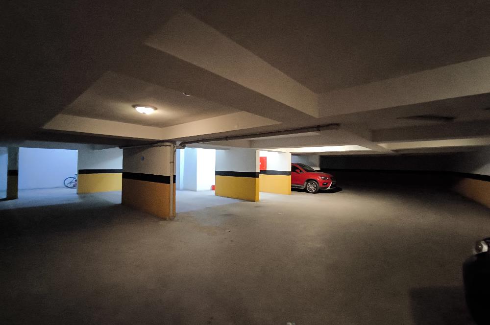ATAŞEHİR İÇERENKÖYDE ANA CADDE ÜZERİ 3+1 SATILIK DAİRE 