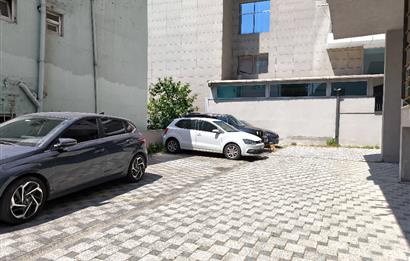 ATAŞEHİR İÇERENKÖYDE ANA CADDE ÜZERİ 3+1 SATILIK DAİRE 