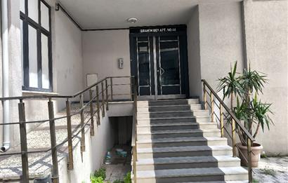 ATAŞEHİR İÇERENKÖYDE ANA CADDE ÜZERİ 3+1 SATILIK DAİRE 