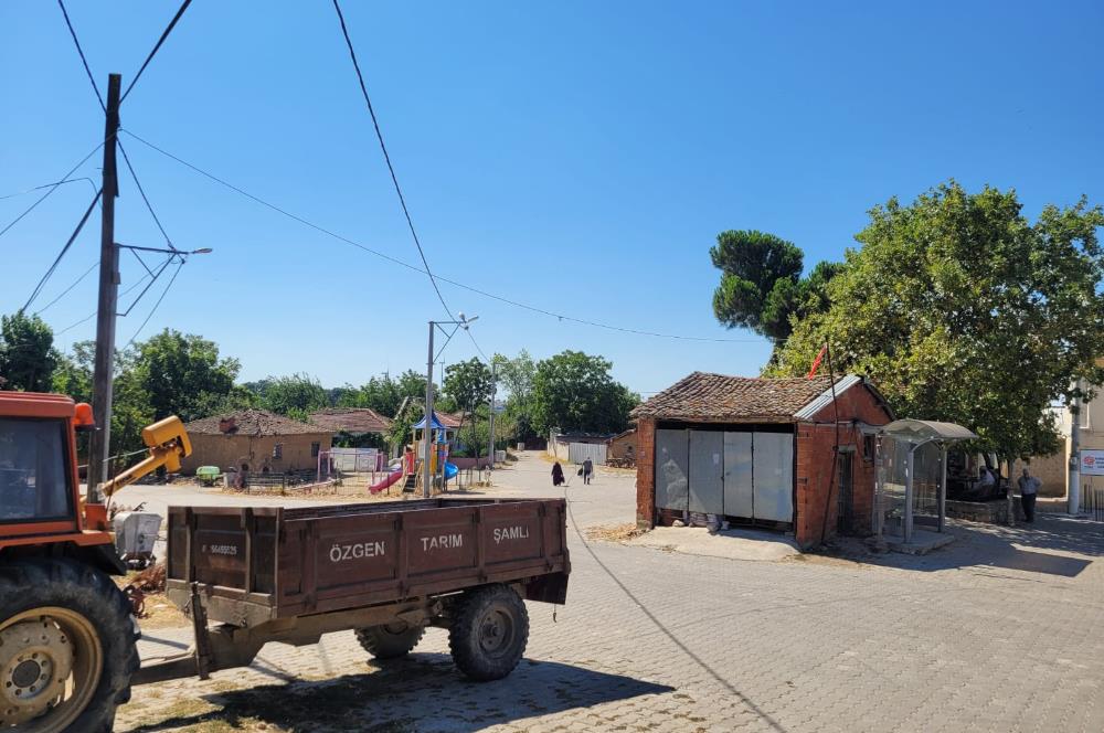 C21 BAL'DAN KARESİ KIRMIZILAR MAH.DE SATILIK KÖŞE PARSEL ARSA