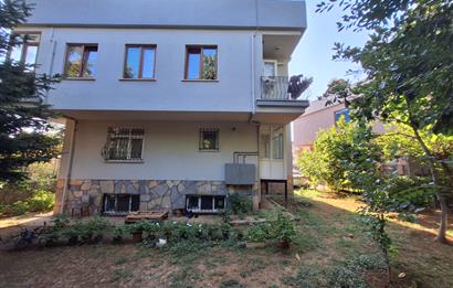 KISIKLI'DA CADDE ÜZERİNDE MÜSTAKİL BİNA...
