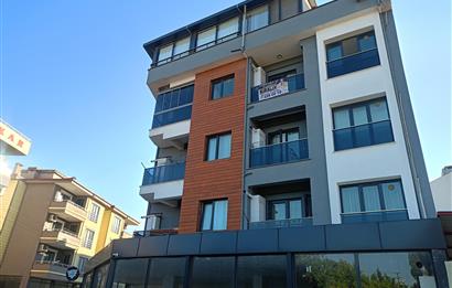 AVM Hastane Bakım Okulu Bölgesinde Asansörlü Klimalı Yerden Isıtmalı Eşyalı 1+1