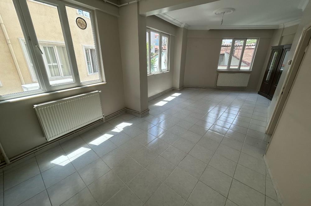 C21 BAL'DAN ÇARŞIDA İNCİRLİ CAMİ YANI ARA KAT 2+1 SATILIK DAİRE