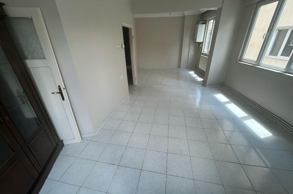 C21 BAL'DAN ÇARŞIDA İNCİRLİ CAMİ YANI ARA KAT 2+1 SATILIK DAİRE