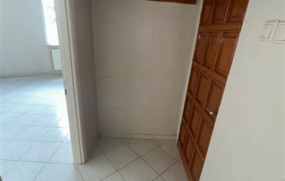 C21 BAL'DAN ÇARŞIDA İNCİRLİ CAMİ YANI ARA KAT 2+1 SATILIK DAİRE