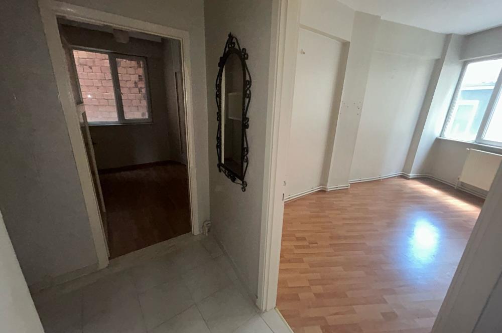 C21 BAL'DAN ÇARŞIDA İNCİRLİ CAMİ YANI ARA KAT 2+1 SATILIK DAİRE
