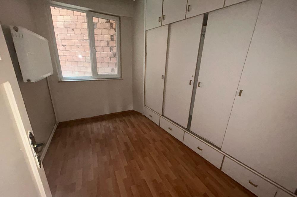 C21 BAL'DAN ÇARŞIDA İNCİRLİ CAMİ YANI ARA KAT 2+1 SATILIK DAİRE