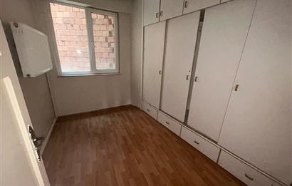 C21 BAL'DAN ÇARŞIDA İNCİRLİ CAMİ YANI ARA KAT 2+1 SATILIK DAİRE