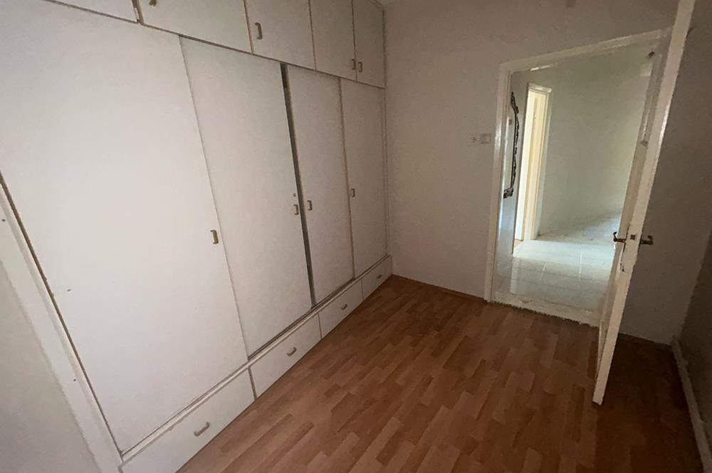 C21 BAL'DAN ÇARŞIDA İNCİRLİ CAMİ YANI ARA KAT 2+1 SATILIK DAİRE