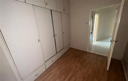 C21 BAL'DAN ÇARŞIDA İNCİRLİ CAMİ YANI ARA KAT 2+1 SATILIK DAİRE