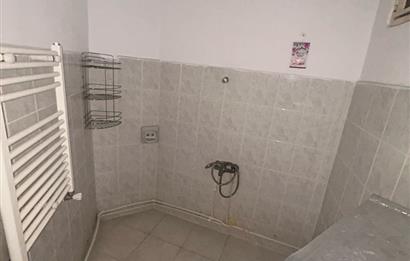 C21 BAL'DAN ÇARŞIDA İNCİRLİ CAMİ YANI ARA KAT 2+1 SATILIK DAİRE