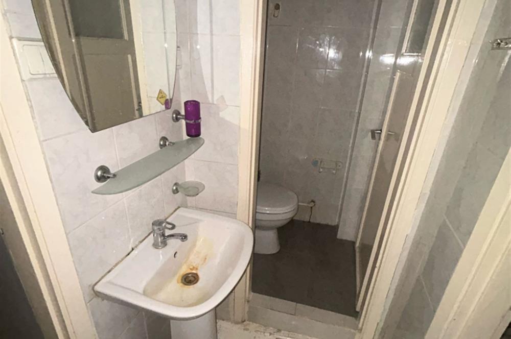 C21 BAL'DAN ÇARŞIDA İNCİRLİ CAMİ YANI ARA KAT 2+1 SATILIK DAİRE