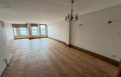 ÜSKÜDAR BEYLERBEYİ İSKELE CAD. KİRALIK 2+1 YOL YALI DAİRESİ