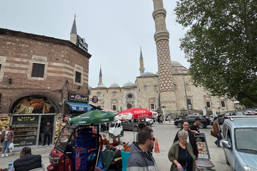 EDİRNE MERKEZ ÜÇ ŞEREFELİ CAMİİ KARŞISI SATILIK DÜKKAN