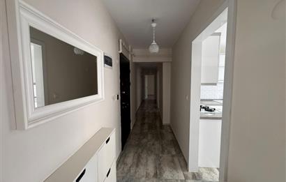 Demirköprü'de Merkezi Konumda, Tadilatlı Satılık 3+1 Daire