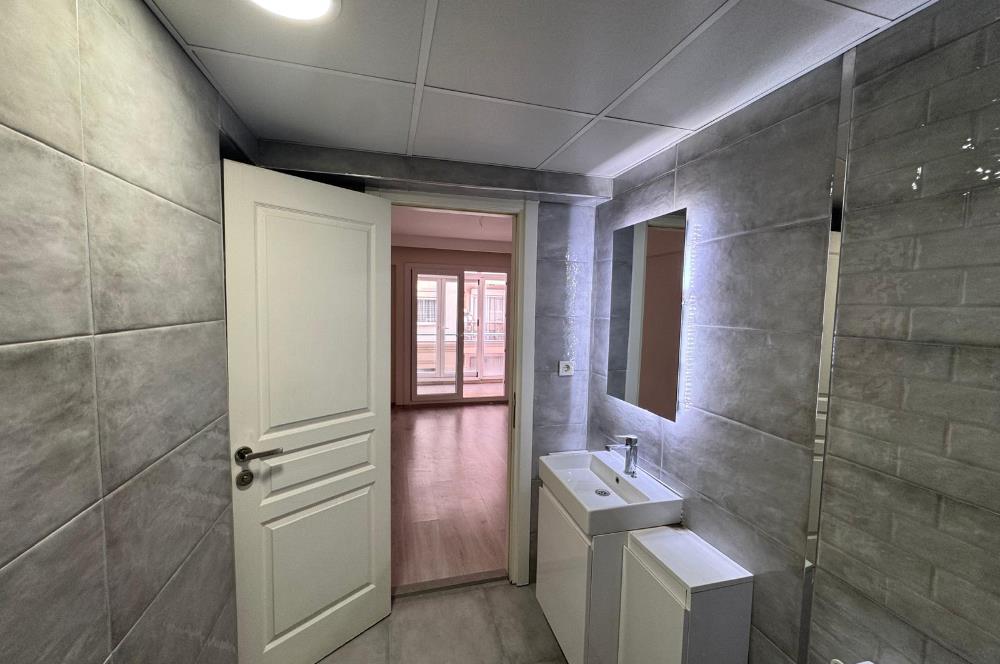 Demirköprü'de Merkezi Konumda, Tadilatlı Satılık 3+1 Daire