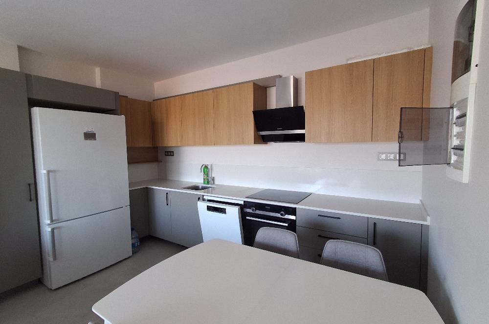 Dörttepe'de havuzlu sitede  aydan aya ödemeli 2+1 bahce katı daire