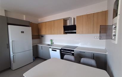 Dörttepe'de havuzlu sitede  aydan aya ödemeli 2+1 bahce katı daire