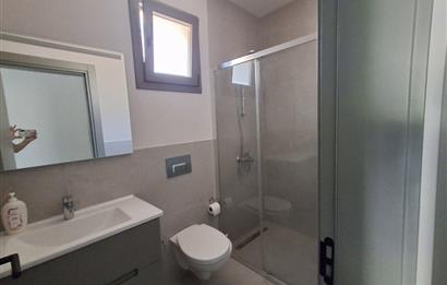 Dörttepe'de havuzlu sitede  aydan aya ödemeli 2+1 bahce katı daire