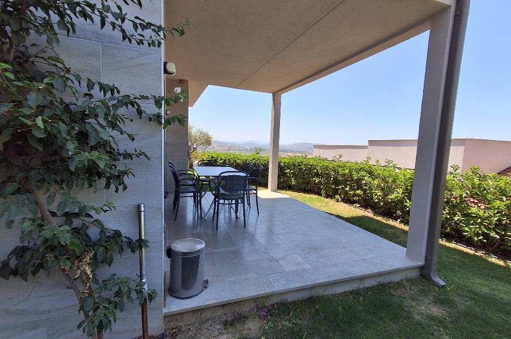 Dörttepe'de havuzlu sitede  aydan aya ödemeli 2+1 bahce katı daire