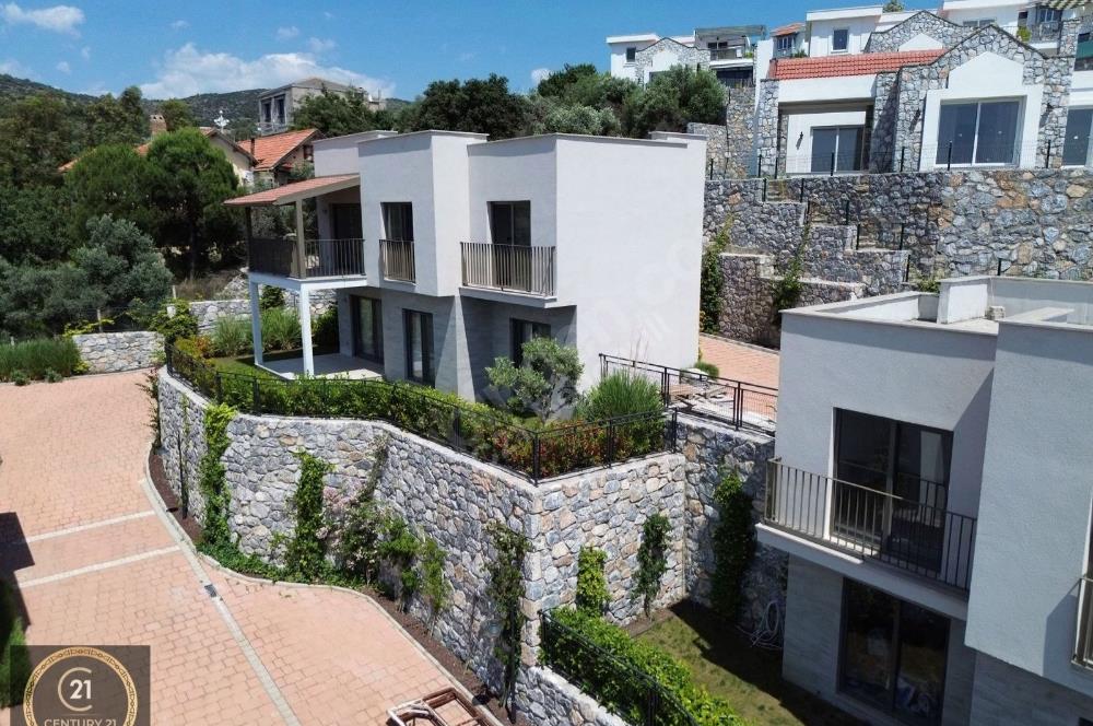 Dörttepe'de havuzlu sitede  aydan aya ödemeli 2+1 bahce katı daire