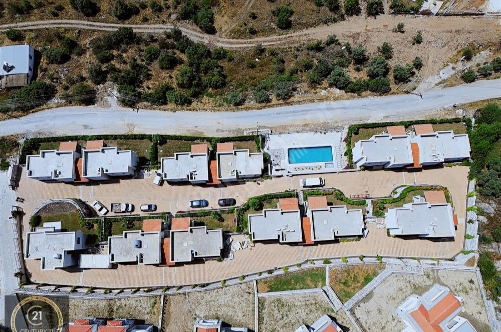 Dörttepe'de havuzlu sitede  aydan aya ödemeli 2+1 bahce katı daire