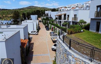 Dörttepe'de havuzlu sitede  aydan aya ödemeli 2+1 bahce katı daire