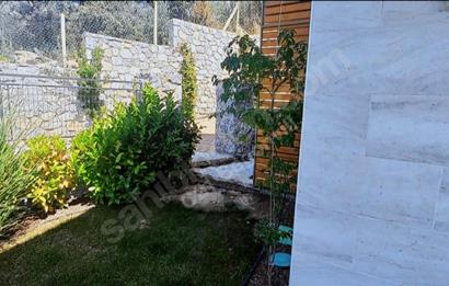 Dörttepe'de havuzlu sitede  aydan aya ödemeli 2+1 bahce katı daire